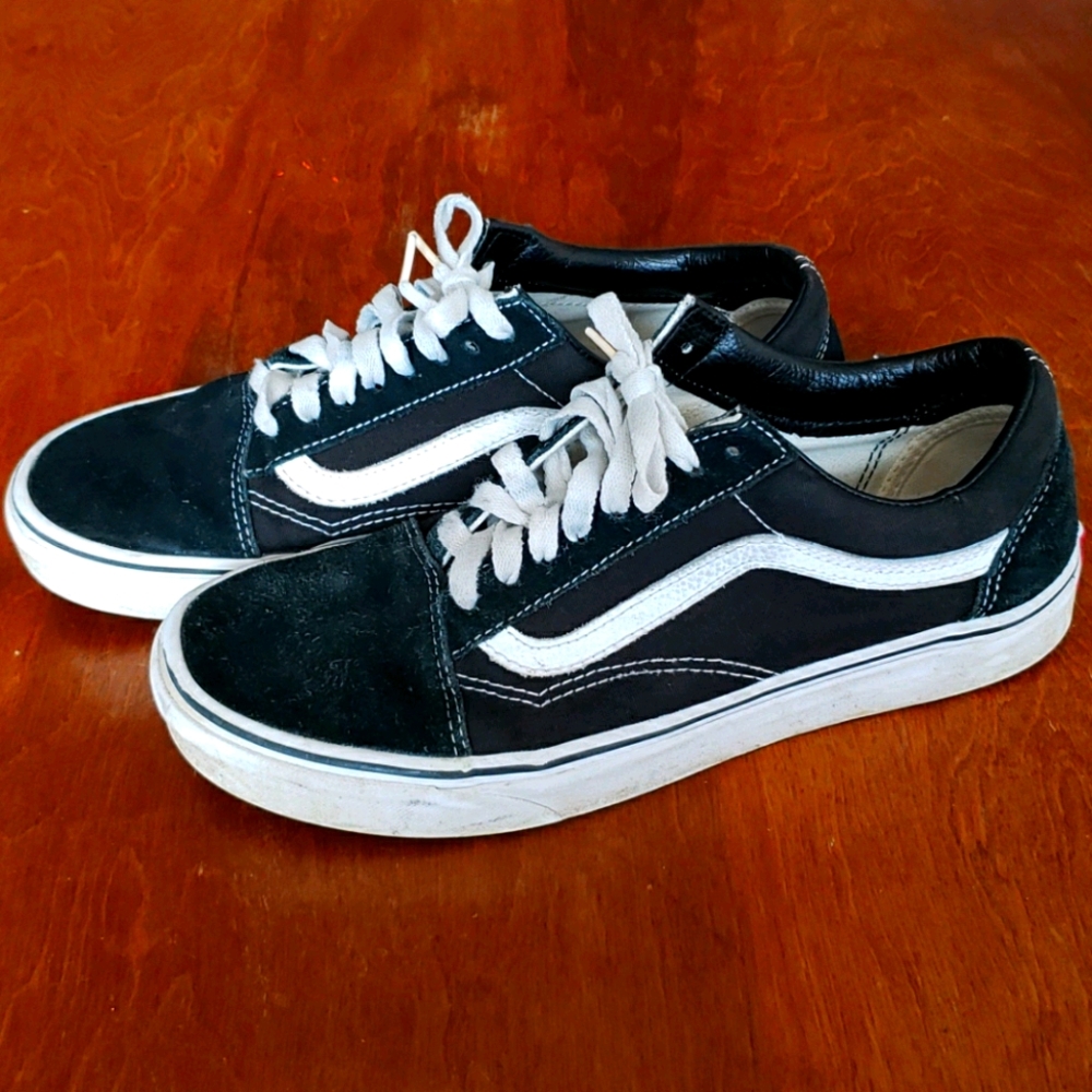Vans - Picture 2 of 7